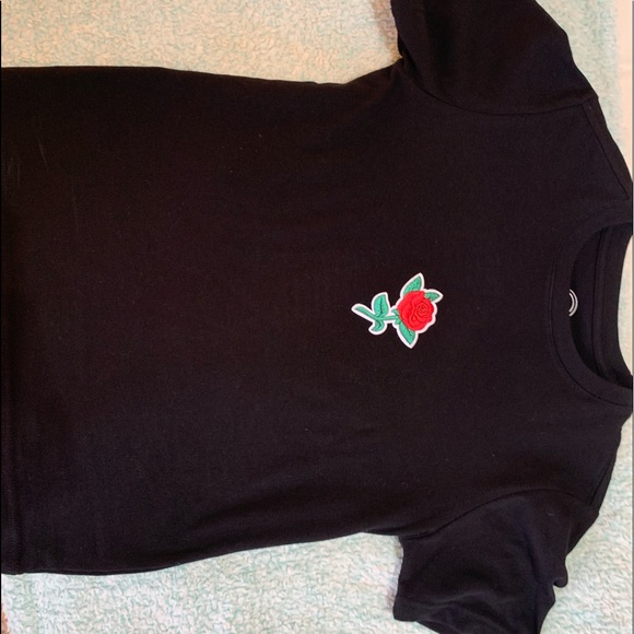 BLACK ROSE TOP⭐️ - Picture 2 of 3